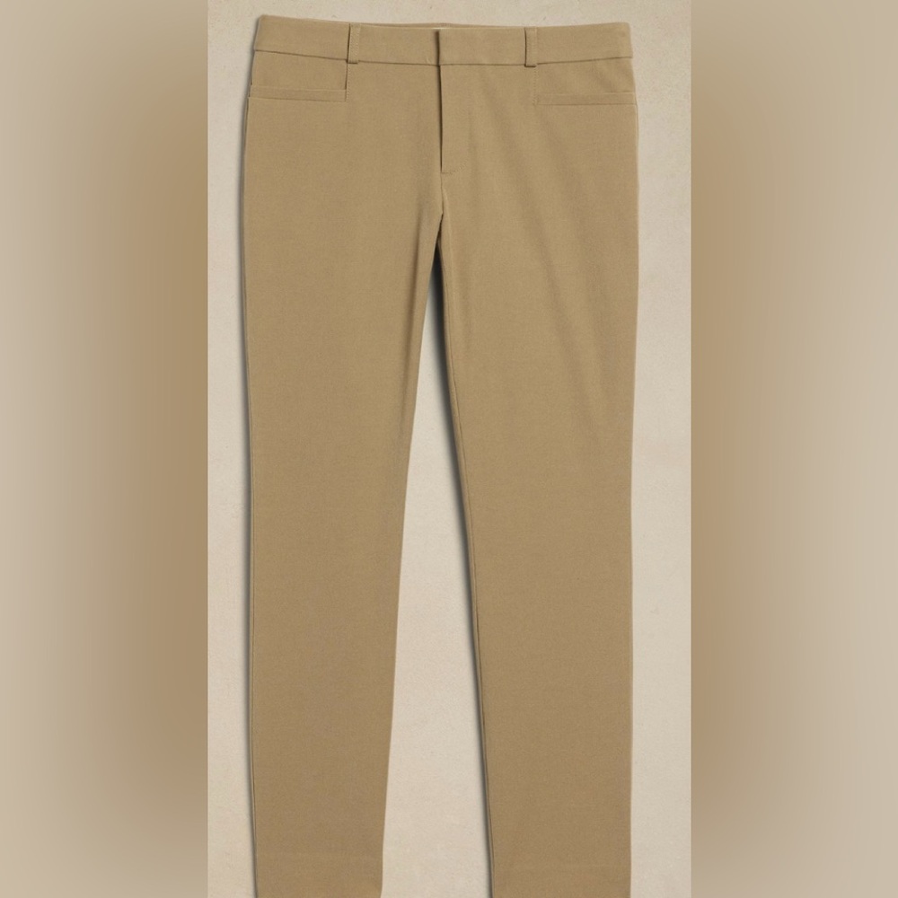 Banana Republic Sloan Pant in Khaki, Size 0P.